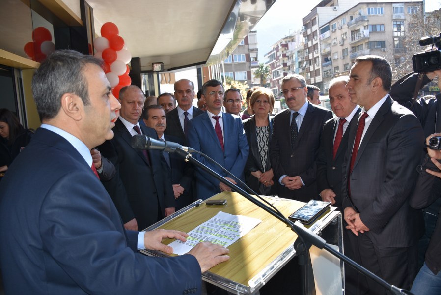 manisa e tipi ceza infaz kurumunda kalan hukumlu ve tutuklularin el sanatlari sergisi acildi
