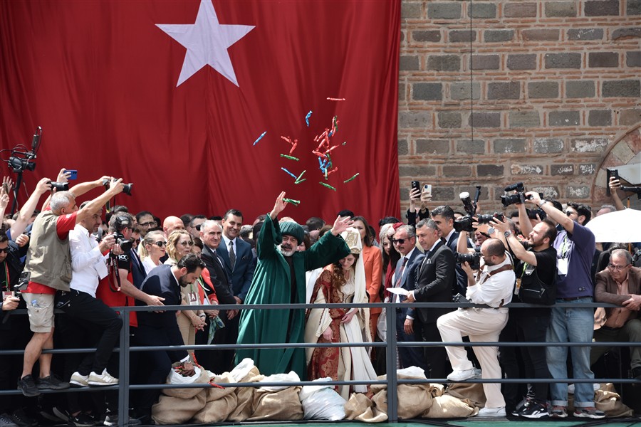 Uluslararası Manisa Mesir Macunu Festivalinde 485. Kez Eller Şifaya Açıldı